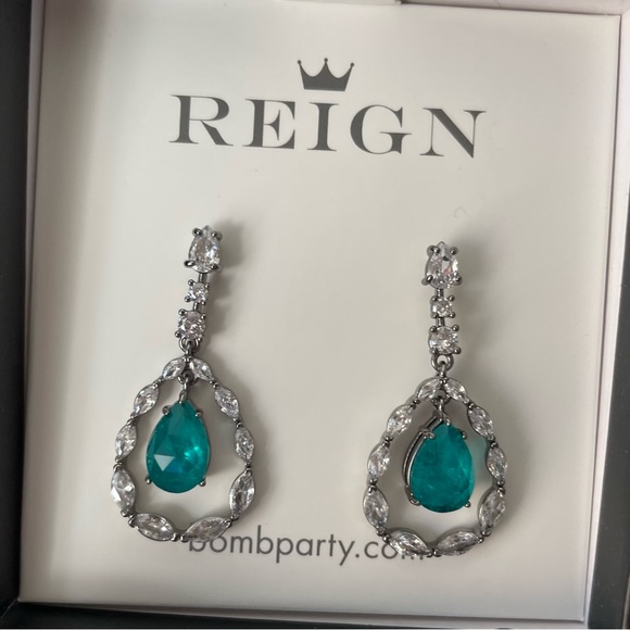 Bomb Party Reign Villain Moments in the Mirror Earrings - Picture 3 of 10